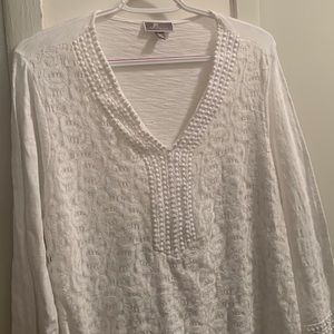 🆑 EUC! CLASSY Beautiful white eyelet lace v-neck top, blouse, JM Collection